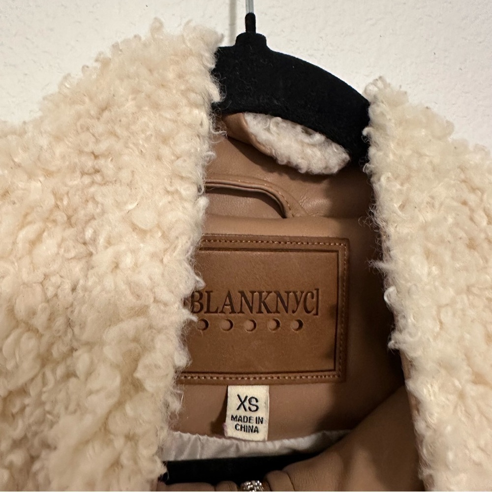 BLANK NYC Sherpa Oversized Cropped Jacket Faux Leather Details Size XS Women’s - Picture 7 of 9